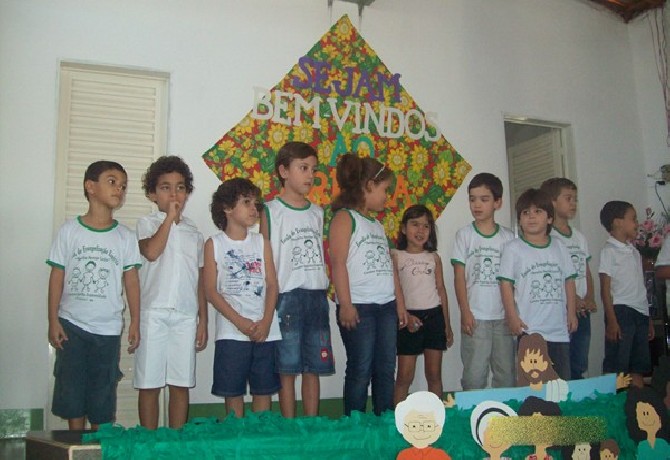 Confraternização da Família da Escola de Evangelização Espírita Neozita Sertão Leite.