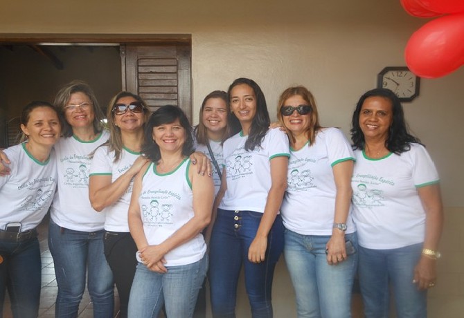 Visita da Escola de Evangelização Espírita Neozita Sertão Leite ao Lar do ancião