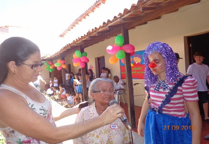 Visita dos evangelizandos e evangelizadores ao Lar do Ancião.