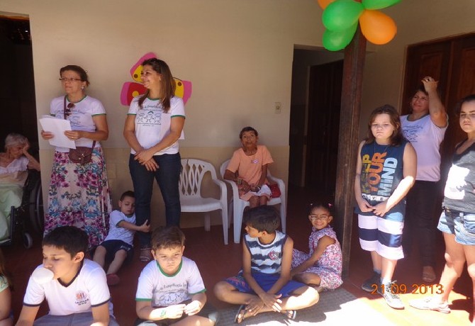 Visita dos evangelizandos e evangelizadores ao Lar do Ancião.