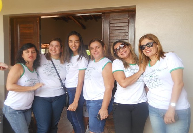 Visita da Escola de Evangelização Espírita Neozita Sertão Leite ao Lar do ancião