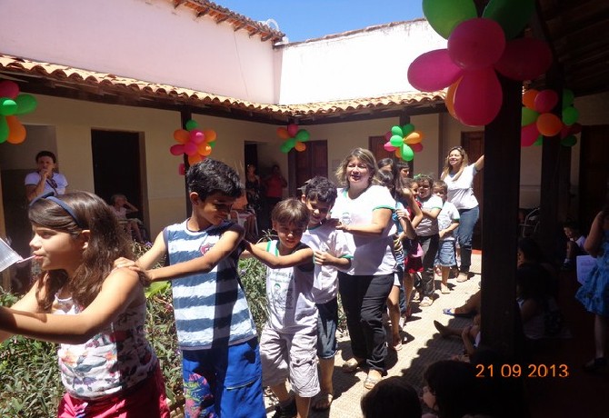 Visita dos evangelizandos e evangelizadores ao Lar do Ancião.