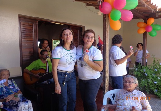 Visita dos evangelizandos e evangelizadores ao Lar do Ancião.