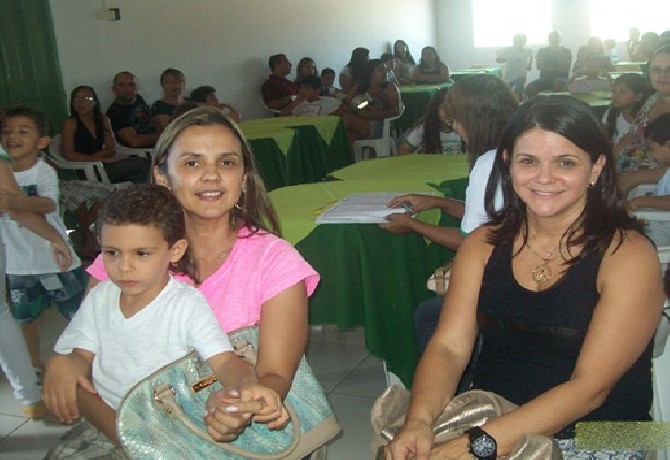 Confraternização da Família da Escola de Evangelização Espírita Neozita Sertão Leite.