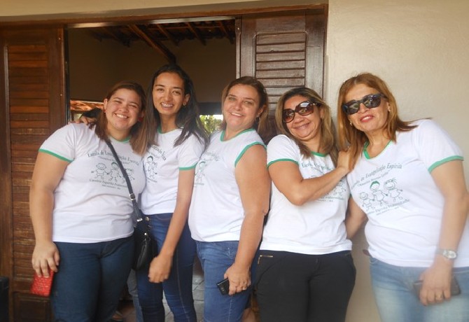 Visita da Escola de Evangelização Espírita Neozita Sertão Leite ao Lar do ancião