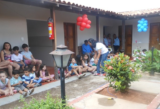 Visita da Escola de Evangelização Espírita Neozita Sertão Leite ao Lar do ancião