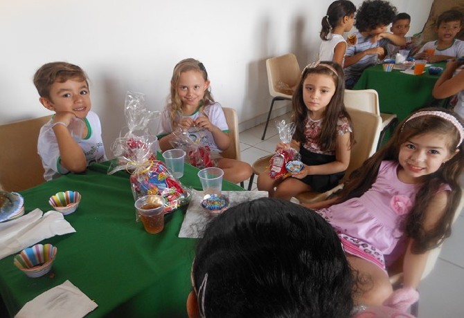 Comemoração ao Dia da Criança na Escola de Evangelização Espírita Neozita Sertão Leite