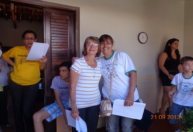 Visita dos evangelizandos e evangelizadores ao Lar do Ancião.