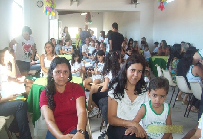 Confraternização da Família da Escola de Evangelização Espírita Neozita Sertão Leite.