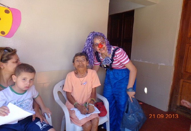 Visita dos evangelizandos e evangelizadores ao Lar do Ancião.