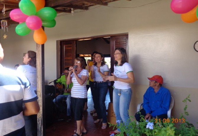 Visita dos evangelizandos e evangelizadores ao Lar do Ancião.