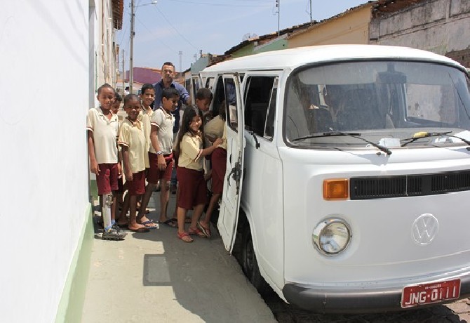 Rotina diária do C.E.D.P.F. - Equipe e saída dos alunos.