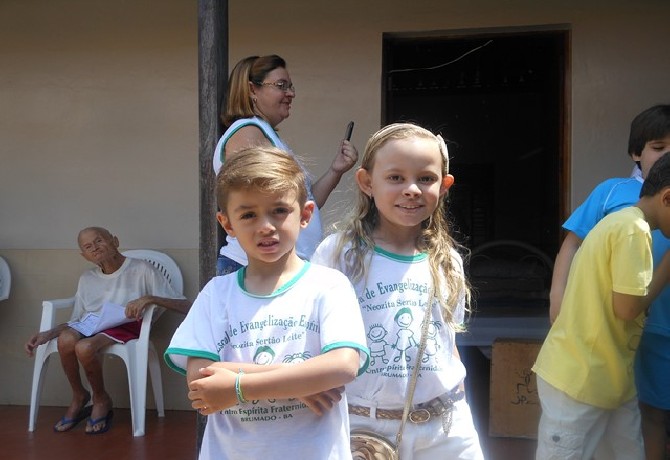 Visita da Escola de Evangelização Espírita Neozita Sertão Leite ao Lar do ancião
