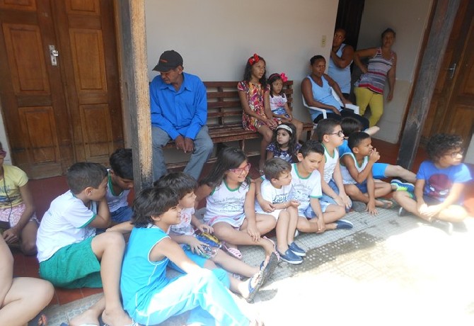 Visita da Escola de Evangelização Espírita Neozita Sertão Leite ao Lar do ancião