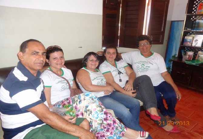 Visita dos evangelizandos e evangelizadores ao Lar do Ancião.